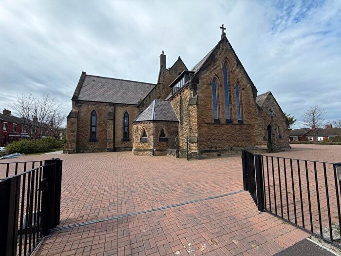 2 Bedroom Flat To Rent In St. Johns Place, Waterloo, L22