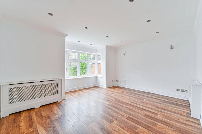 6 Bedroom Detached House To Rent In Wagtail Walk, Beckenham, BR3