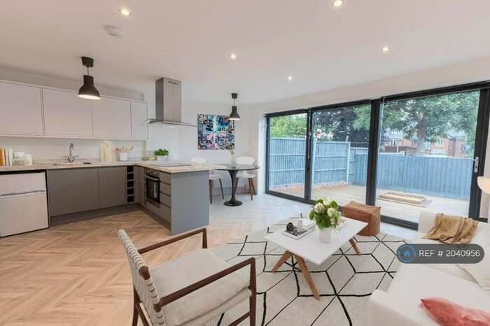 1 Bedroom Flat To Rent In Lundy Lane, Reading, RG30