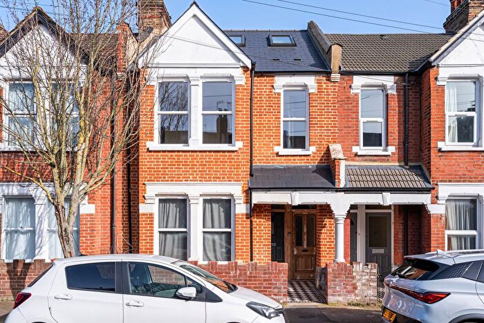 2 Bedroom Flat For Sale In Willow Vale, London, W12