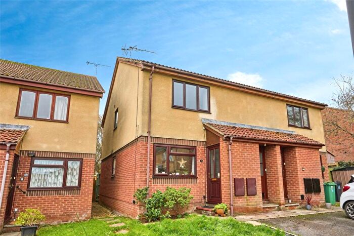 1 Bedroom Flat For Sale In The Warren, Sandown, Isle Of Wight, PO36