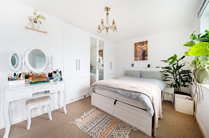 1 Bedroom Flat For Sale In Foundry Court, Mill Street, Slough, SL2