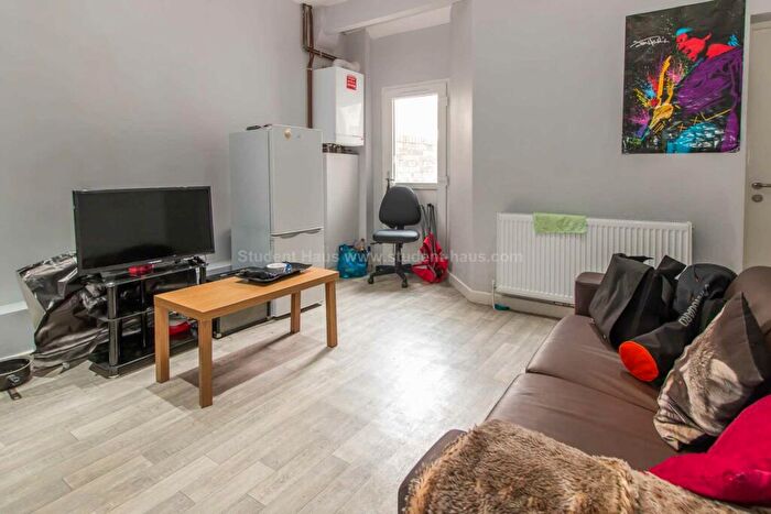 4 Bedroom House To Rent In Milnthorpe Street, Salford, M6