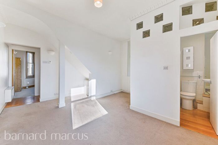 1 Bedroom Flat To Rent In Saville Road, Chiswick, London, W4