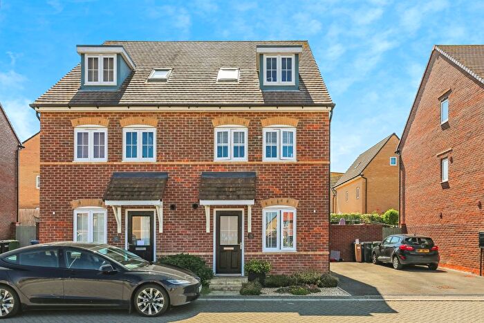 3 Bedroom Semi-Detached House For Sale In Hendrey Place, Godmanchester, Huntingdon, PE29