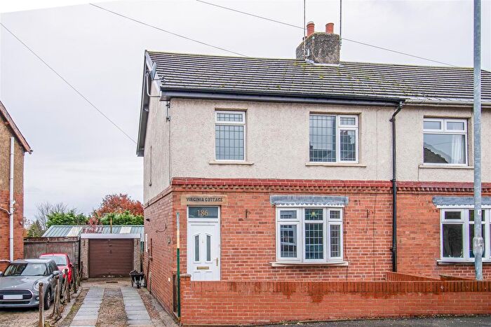 3 Bedroom Semi-Detached House For Sale In Blacker Lane, Netherton, Wakefield, WF4