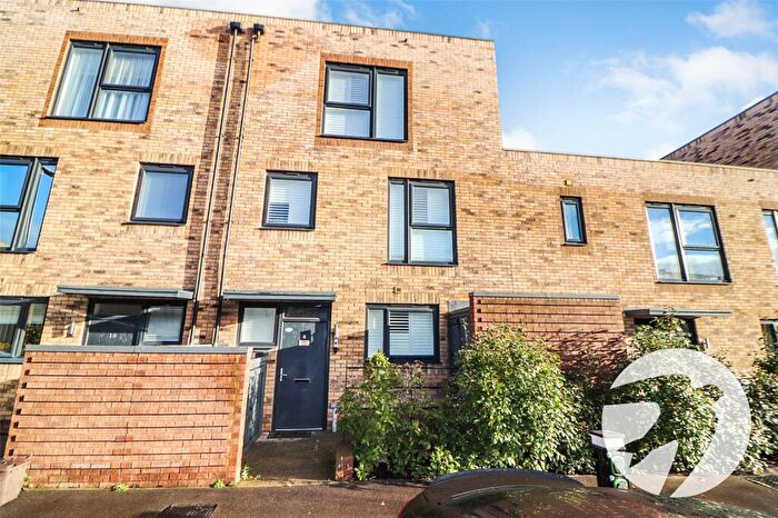 4 Bedroom Terraced House For Sale In Adit Road, Erith, Kent, DA8