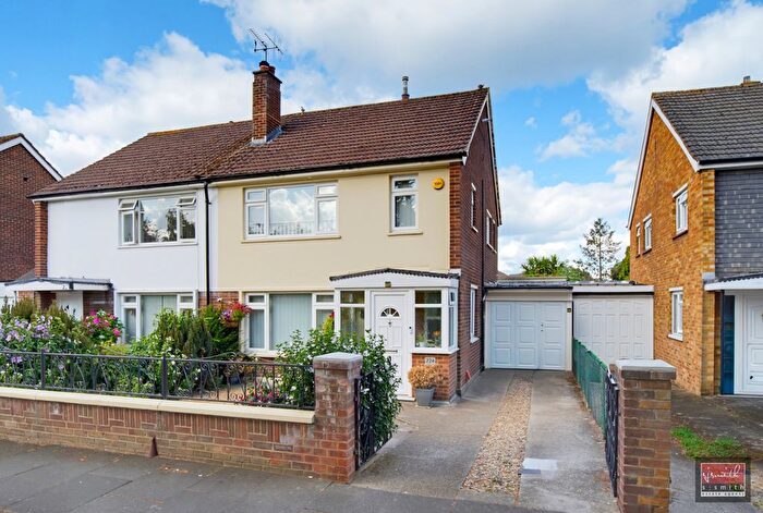 3 Bedroom Semi-Detached House For Sale In Worple Road, Staines-Upon-Thames, Surrey, TW18