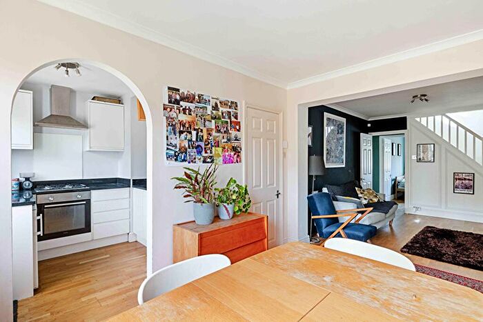 3 Bedroom House To Rent In Victor Road Penge, SE20