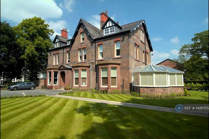 3 Bedroom Flat To Rent In Lyndhurst House, Liverpool, L18