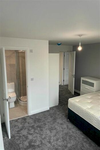 4 Bedroom Maisonette To Rent In Warwick Street, Heaton, Newcastle Upon Tyne, NE6