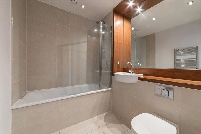 2 Bedroom Flat To Rent In Coombe House, Knapp Road, E3