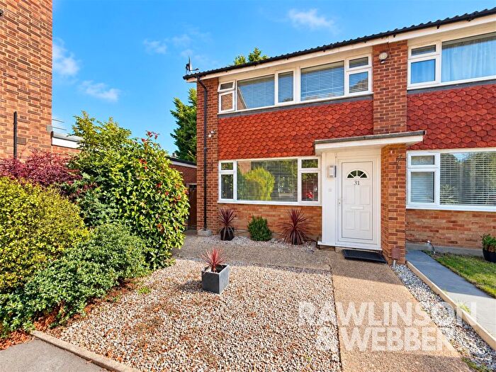 3 Bedroom End Of Terrace House For Sale In Kelvinbrook, West Molesey, KT8
