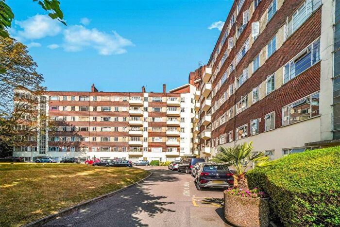 2 Bedroom Apartment For Sale In Hornsey Lane, London, N6