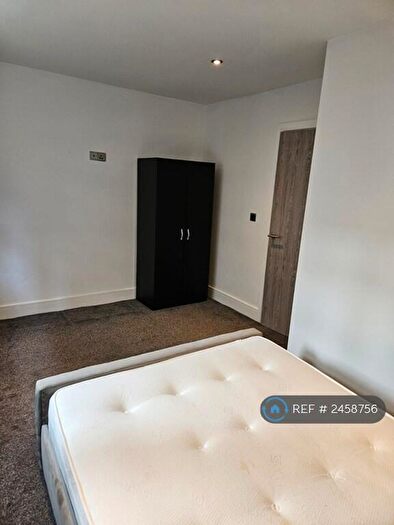 1 Bedroom Flat To Rent In Empire House, Bradford, BD1
