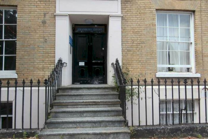 2 Bedroom Apartment To Rent In Cranbury Terrace, Southampton, SO14