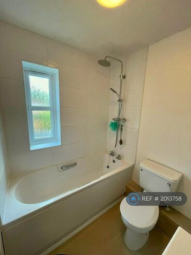 5 Bedroom Detached House To Rent In Bishops Meadow, Sutton Coldfield, B75