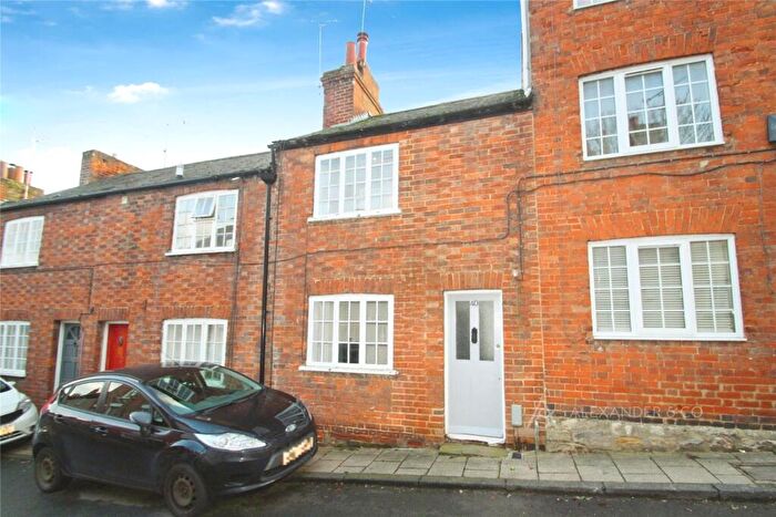 1 Bedroom Terraced House To Rent In Well Street, Buckingham, Buckinghamshire, MK18