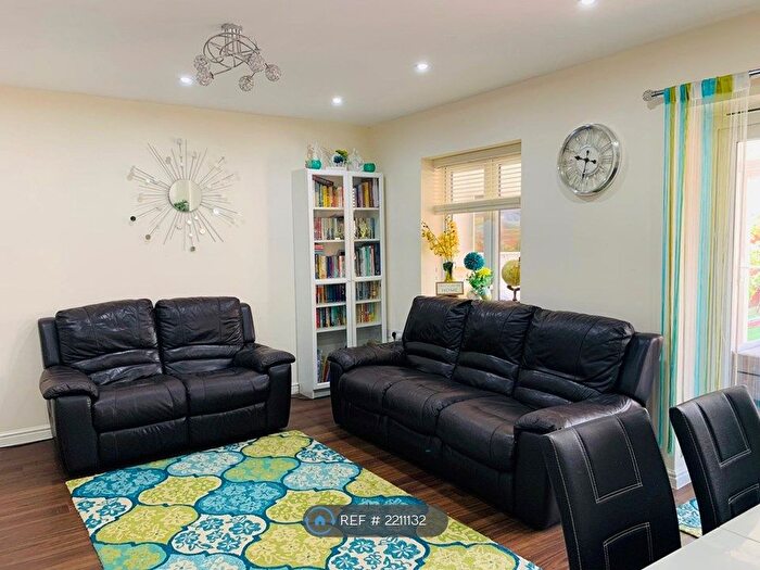 3 Bedroom Semi-Detached House To Rent In Collerne Street, Romford, RM3