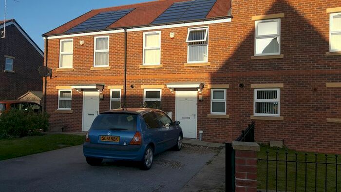 2 Bedroom Town House To Rent In Church Drive, Shirebrook, Mansfield, NG20
