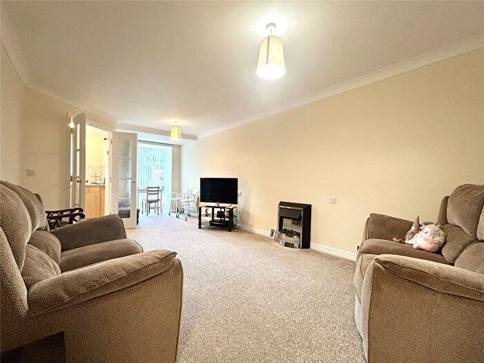 1 Bedroom Flat For Sale In Warburton Court, High Street, Uppermill, Saddleworth, OL3