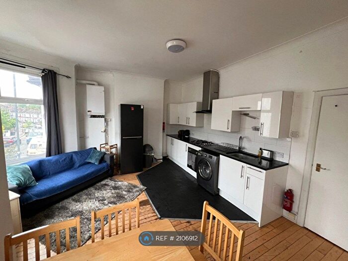 3 Bedroom Maisonette To Rent In Wightman Road, London, N8
