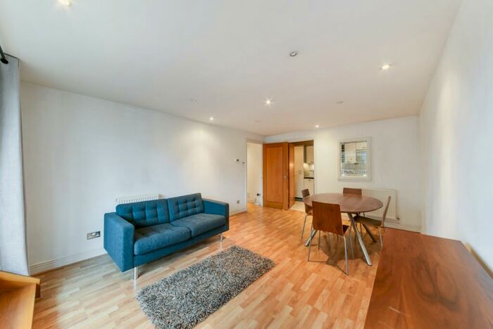 2 Bedroom Apartment To Rent In Studley Court, Virginia Quay, Poplar, E14