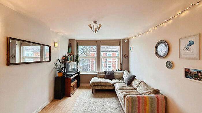 2 Bedroom Flat For Sale In Stirling Road, Brislington, Bristol, BS4