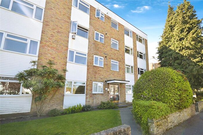 1 Bedroom Flat To Rent In Rivermead Uxbridge Road, Kingston Upon Thames, Surrey, KT1