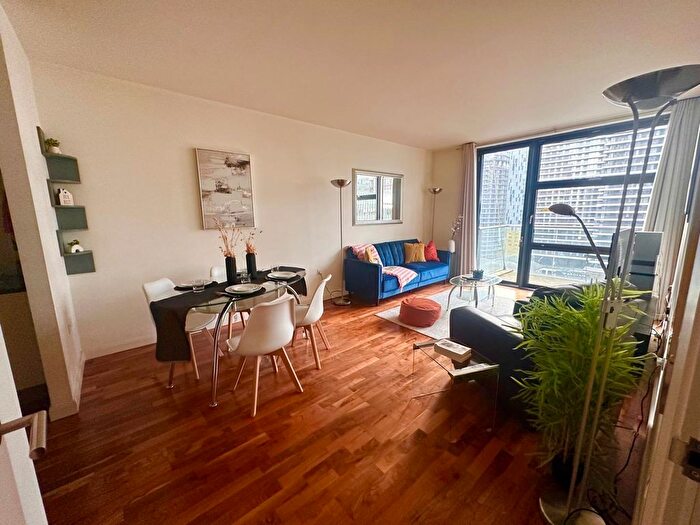 1 Bedroom Flat To Rent In South Quay Square, London, Canary Wharf, E14