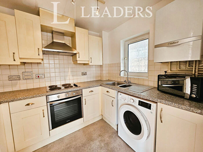 2 Bedroom Apartment To Rent In Lansdowne Court, BN3