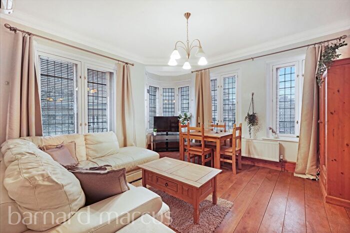 2 Bedroom Flat To Rent In Cockspur Street, Westminster, London, SW1Y