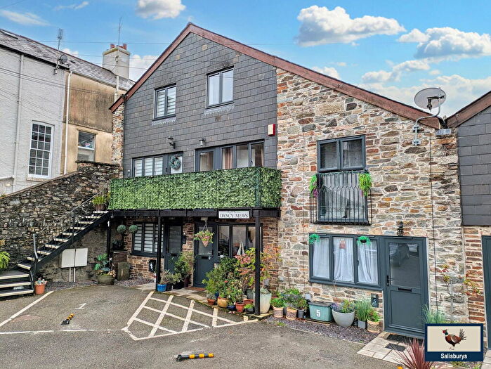 2 Bedroom Duplex For Sale In Central Tavistock, PL19