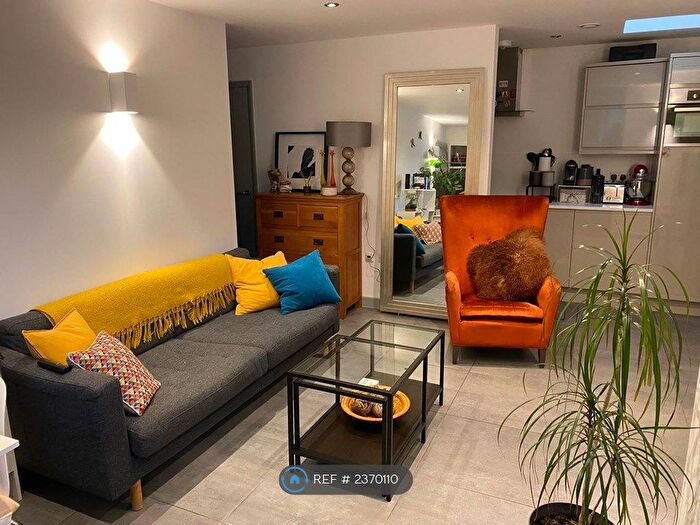 1 Bedroom Flat To Rent In Wandsworth Road, London, SW8