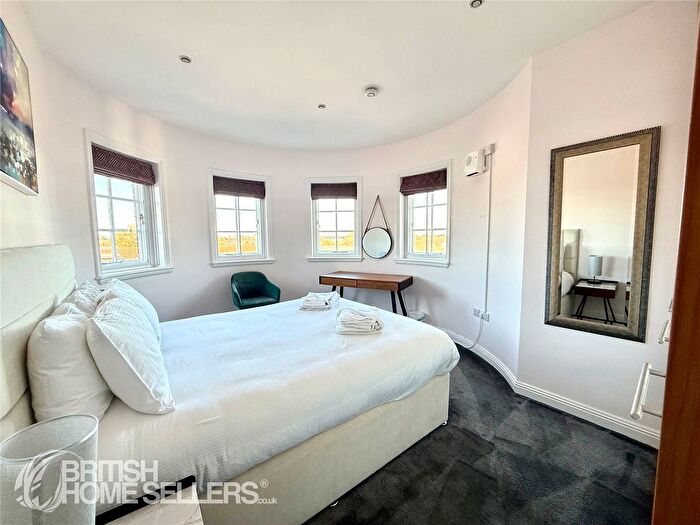 3 Bedroom Flat For Sale In Owls Road, Bournemouth, Dorset, BH5