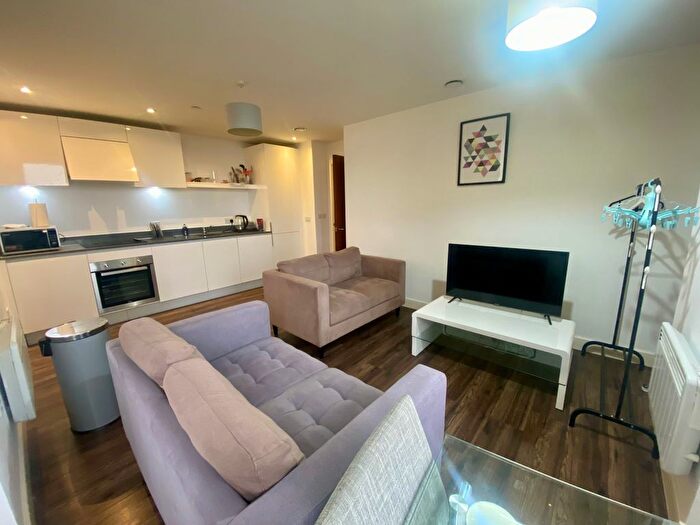2 Bedroom Flat To Rent In Broadway Residences, Birmingham, B15