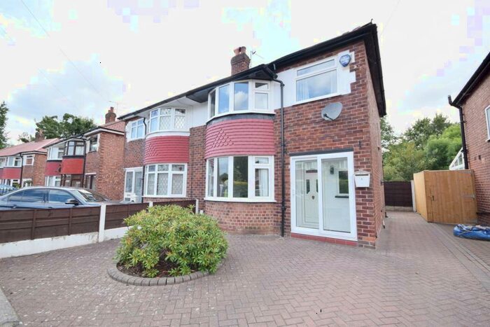 3 Bedroom Semi-Detached House To Rent In Kenilworth Road, Cheadle Heath, SK3