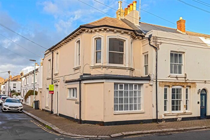 1 Bedroom Flat For Sale In Brunswick Road, Worthing, BN11