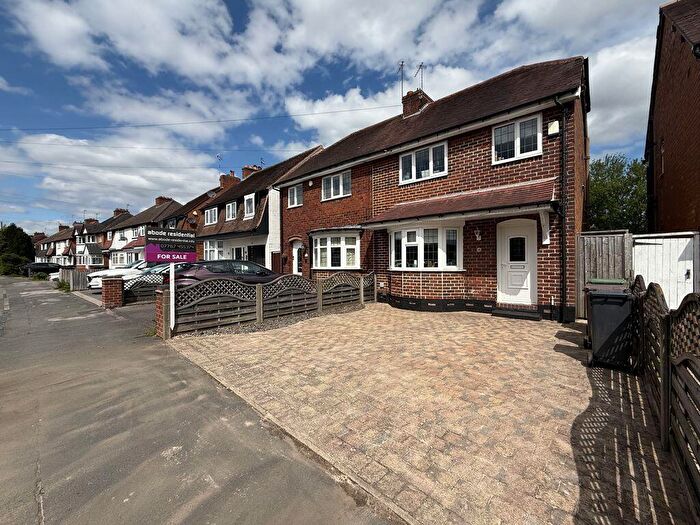3 Bedroom Semi-Detached House For Sale In Hurdis Road, Solihull, B90