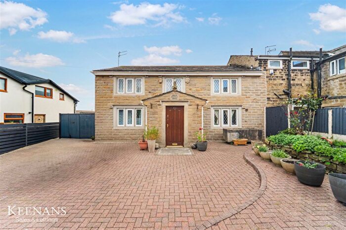 3 Bedroom Cottage For Sale In Bolton Road West, Ramsbottom, Bury, BL0