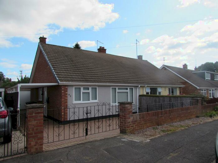 2 Bedroom Semi-Detached Bungalow To Rent In Grafton Way Northampton, NN5