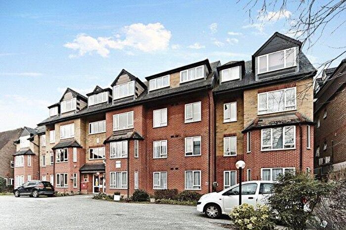 2 Bedroom Flat For Sale In Brighton Road, South Croydon, CR2