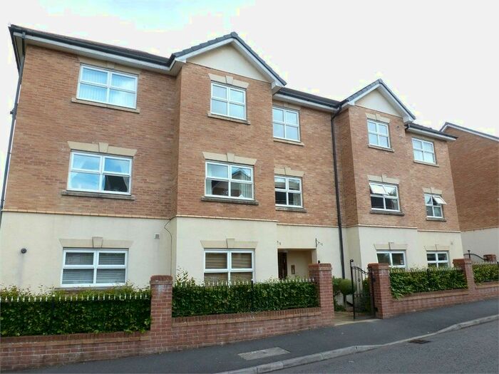 1 Bedroom Flat To Rent In Hampstead Drive, Whitefield, Manchester, M45