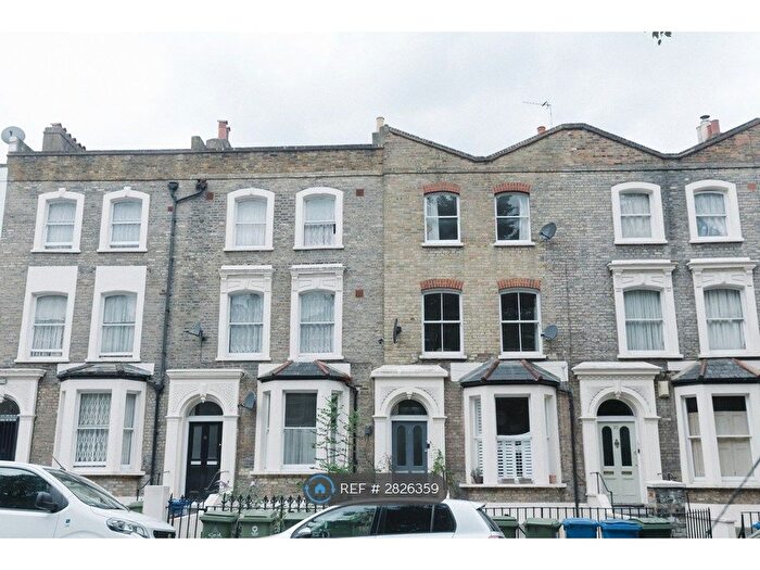2 Bedroom Flat To Rent In Camberwell, London, SE5