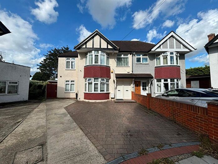 2 Bedroom Maisonette To Rent In Drayton Gardens, West Drayton, UB7