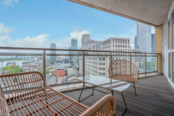 2 Bedroom Apartment To Rent In Westerry Circus, Canary Wharf, E14