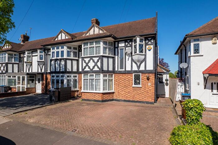 3 Bedroom End Of Terrace House For Sale In Aragon Road, Lower Morden, SM4