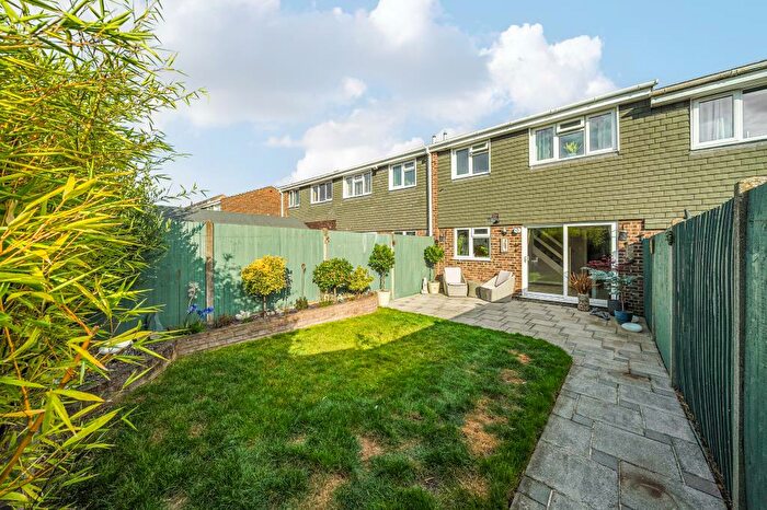 3 Bedroom Terraced House For Sale In Thatcham, Berkshire, RG18
