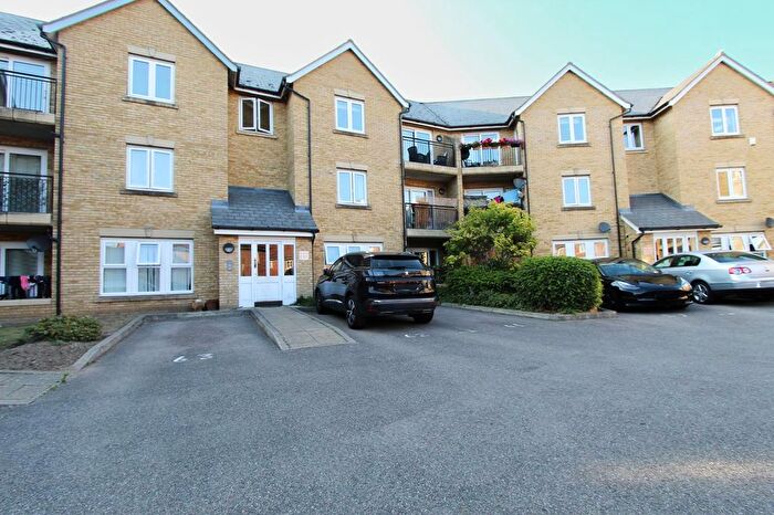 3 Bedroom Flat For Sale In Mortimer Way, Witham, CM8