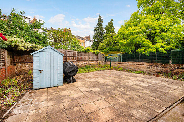 2 Bedroom Flat For Sale In Manse Road, London, N16